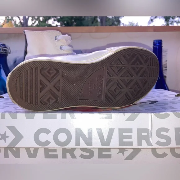 Comme De Garçon PLAY X Converse Hightop sneakers. - Picture 7 of 11